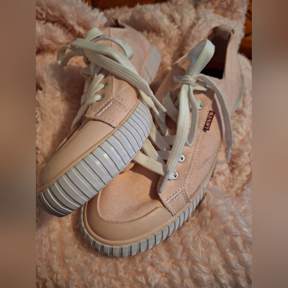 Levi's Pink Sneakers